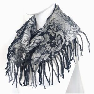 Cejon Black and Gray Fringed Scarf